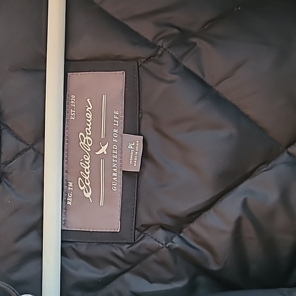 Eddie Bauer black winter parka w/faux fur trimmed hood. Women's petite large. - Picture 9 of 13